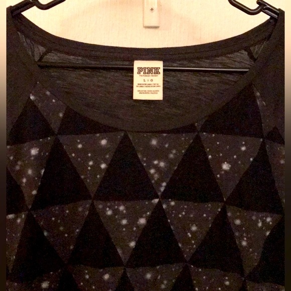 PINK light long sleeved T sz M/LG black design w white paint splatter - Picture 3 of 4